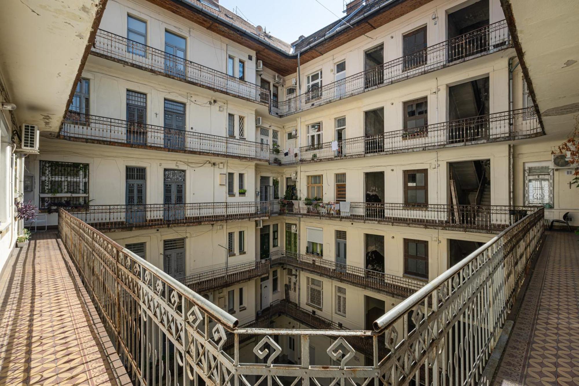 Dorsett Heights Apartment Budapeste Exterior foto